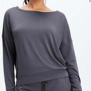 Fabletics top